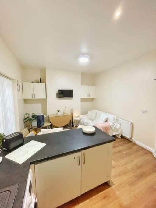 5 Bedroom, Sleeps 9 - Base To Explore Liverpool And Beyond 리버풀 외부 사진