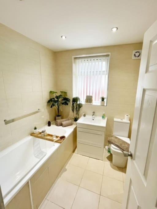 5 Bedroom, Sleeps 9 - Base To Explore Liverpool And Beyond 리버풀 외부 사진